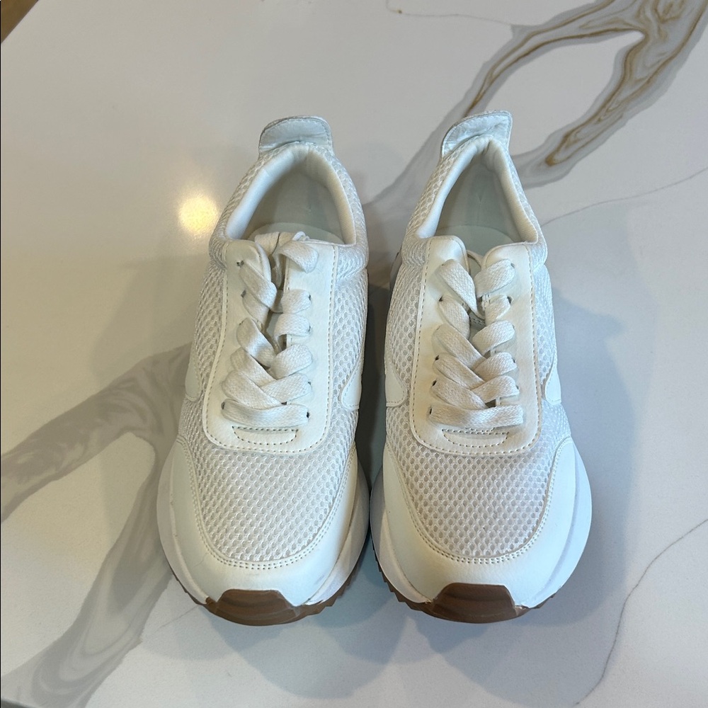 NEW No Box Dolce Vita Sneakers 5.5